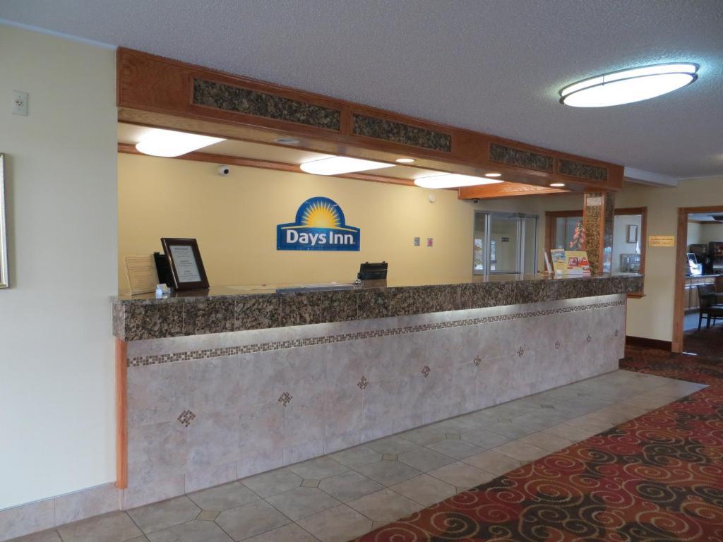 Days Inn By Wyndham Якима Экстерьер фото
